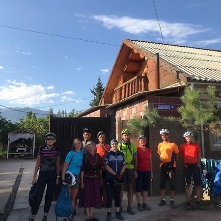 Guesthouse Bermet Tong Exterior photo